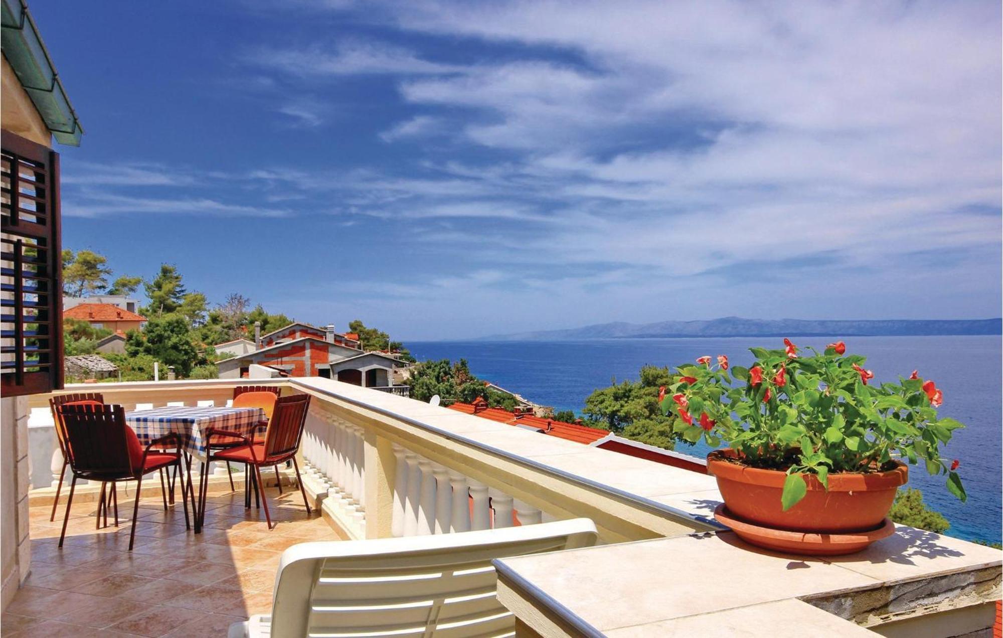Gorgeous Apartment In Prigradica With Kitchen 外观 照片