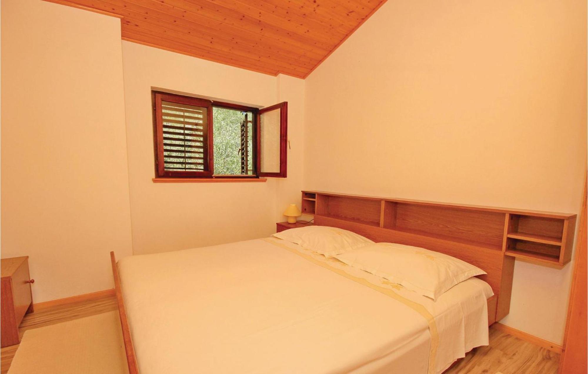 Gorgeous Apartment In Prigradica With Kitchen 外观 照片