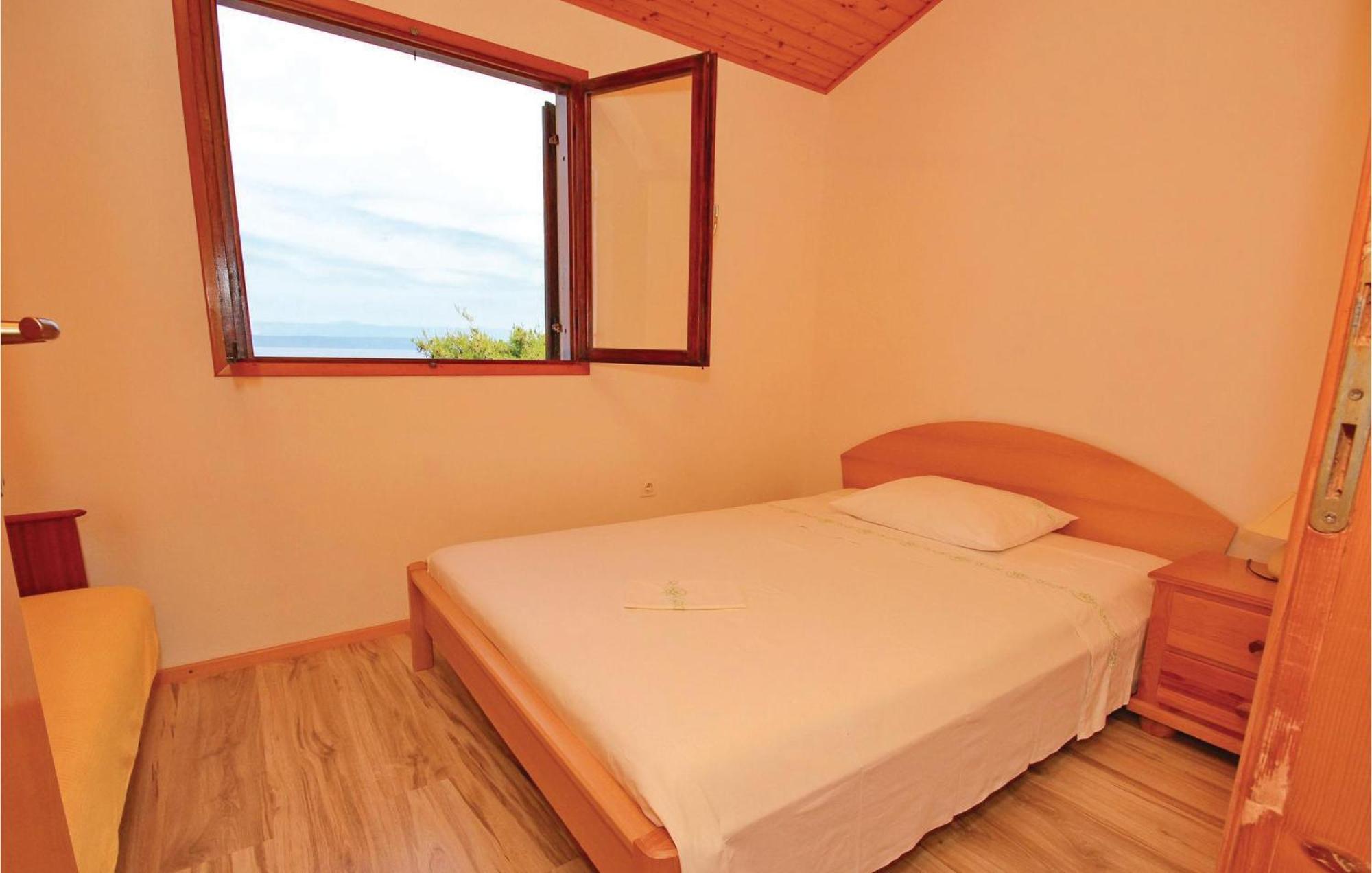 Gorgeous Apartment In Prigradica With Kitchen 外观 照片